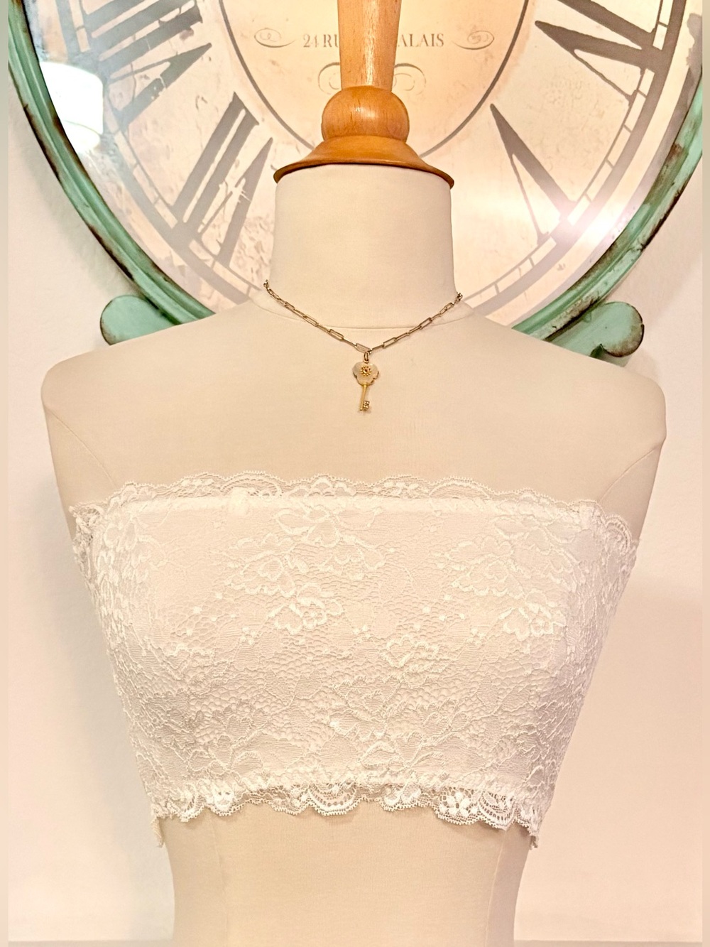 White Lace Strapless Bandeau